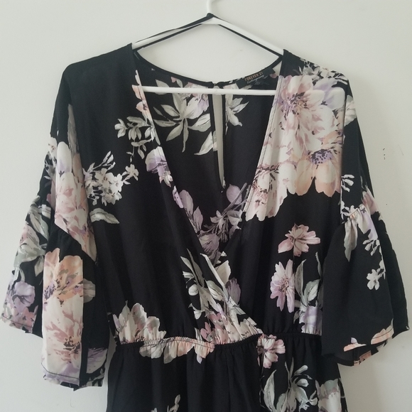 Forever21 Floral Romper - Picture 4 of 4
